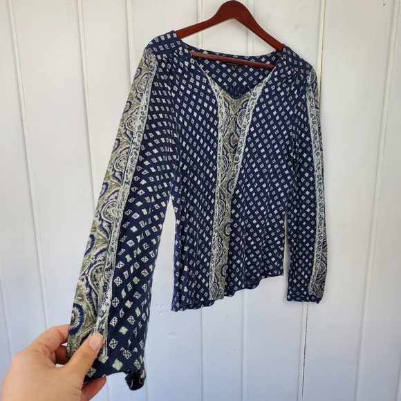 Lucky Brand Women's Medium Long Sleeve Boho Blue White Paisley Print Top - Picture 3 of 9